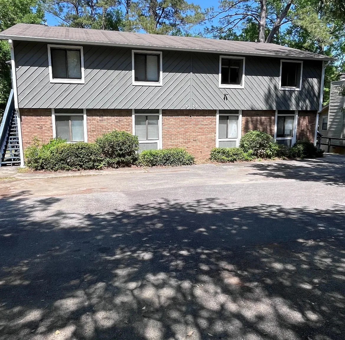 2 bed, 1.0 bath, 3550 sqft, $1,100 — Photo 1