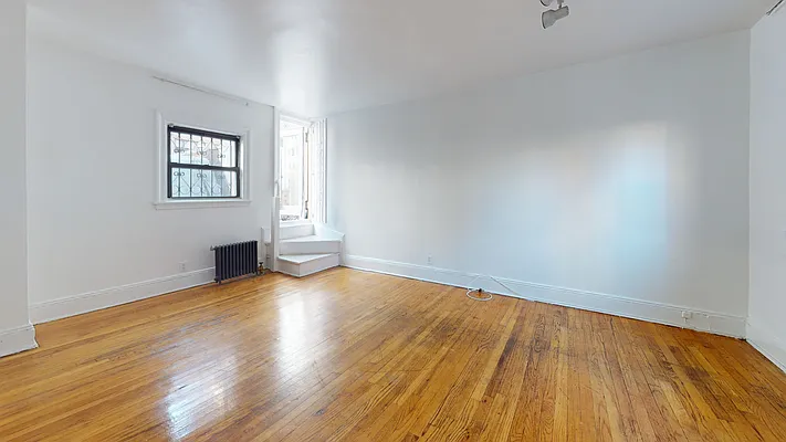 Rented by Bond New York | media 14