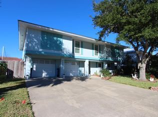 11 Bimini Dr, Rockport, TX 78382