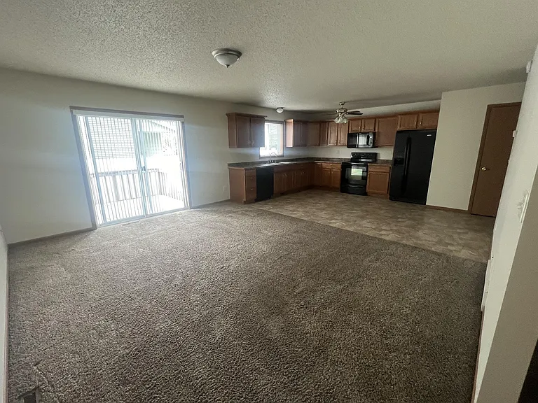 4202 Estate Dr S #1 — Photo 3