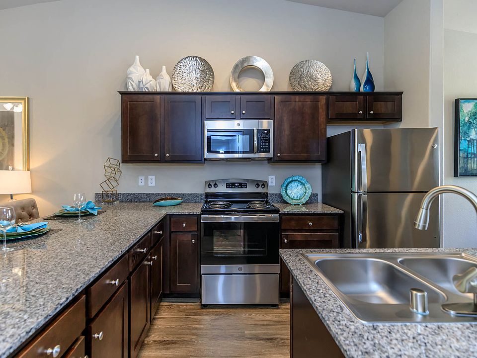 1e1/1f1 928 SQFT 1 Bed 1 Bath