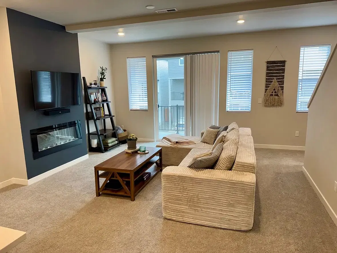 3 bed, 2.5 bath, 1540 sqft, $1,200 — Photo 2