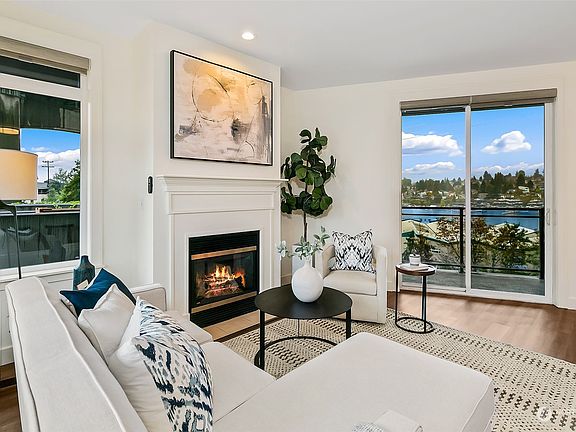 2nd image of 3217 Eastlake Avenue E #301