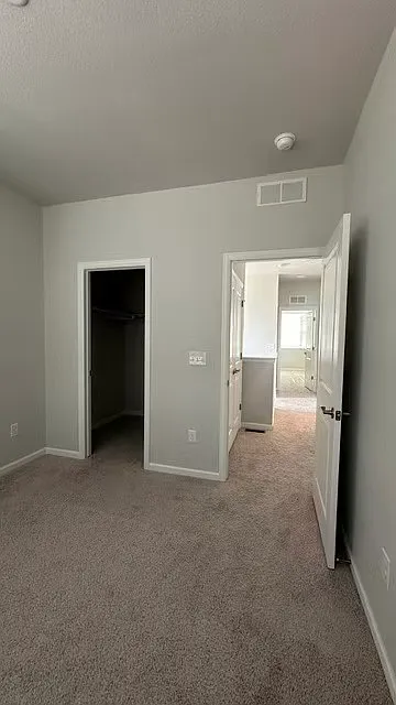 4 bed, 3.5 bath, 1910 sqft, $3,150 — Photo 3