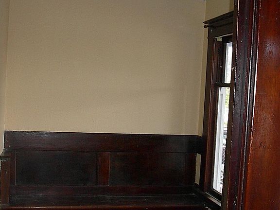 entry with windowseat