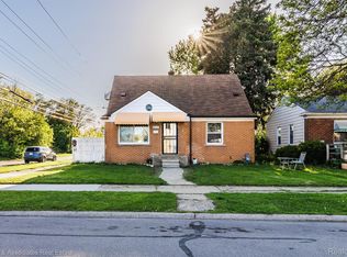 6001 Warwick St, Detroit, MI 48228