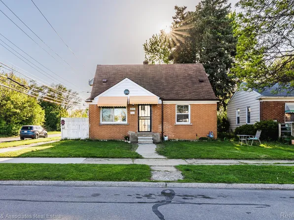 6001 Warwick St, Detroit, MI 48228