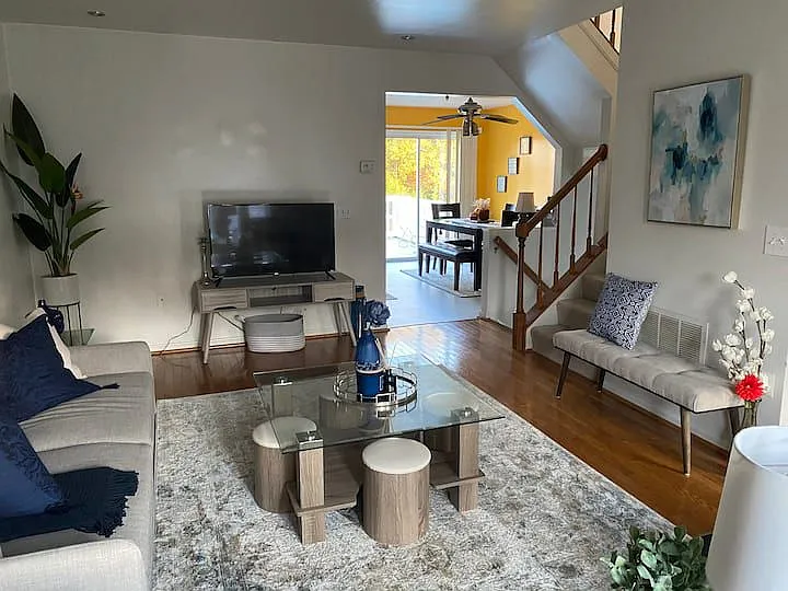4 bed, 3.5 bath, 1320 sqft, $2,800 — Photo 3