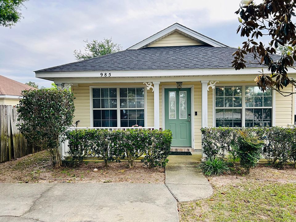 Front view of the house.