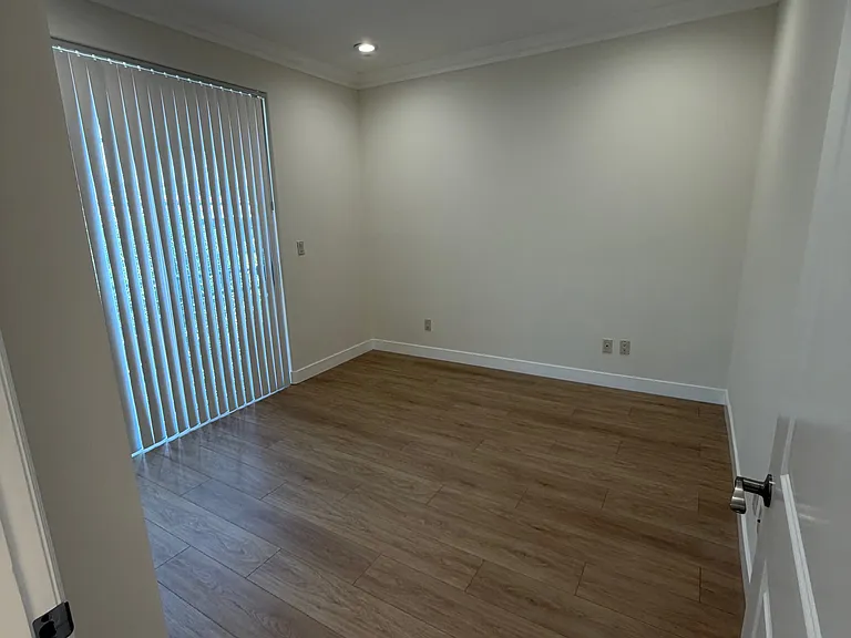 216 W Windsor Rd #105 — Photo 5