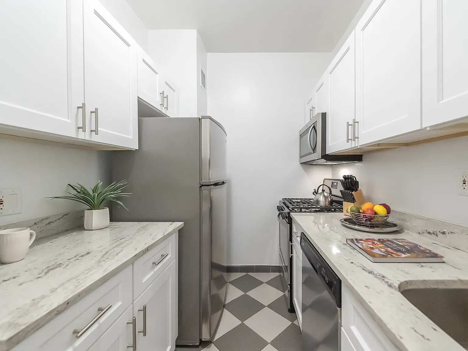 420 East 80th Street — Photo 3