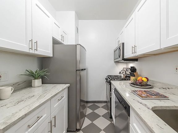 3rd image of 420 E 80th St APT 11H