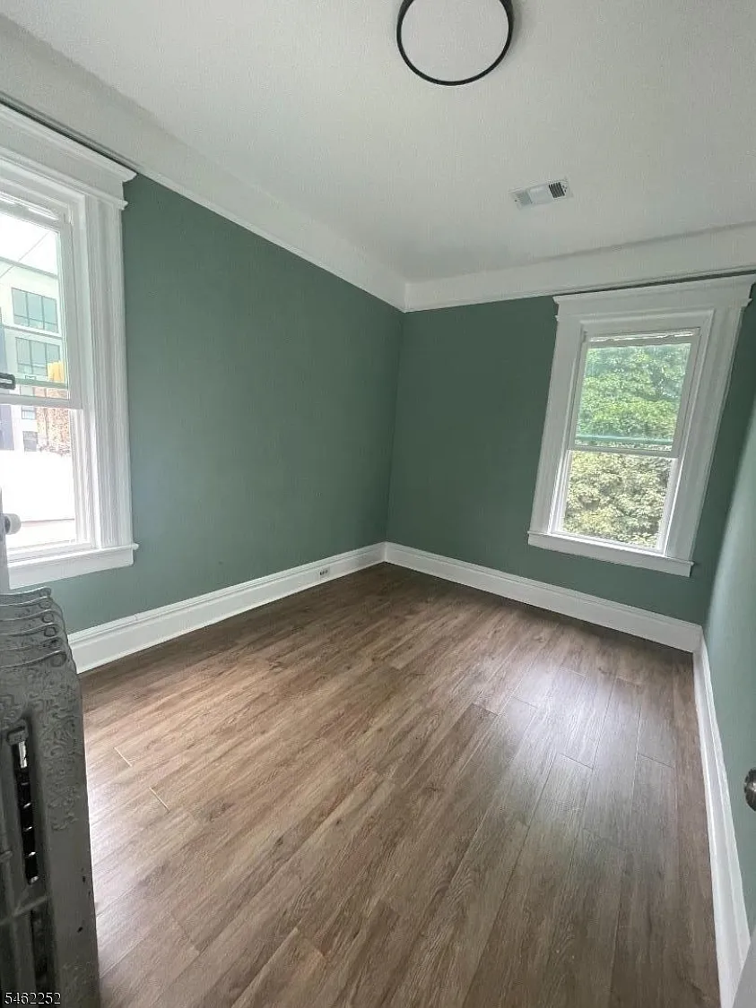 3 bed, 1.0 bath, $2,275 — Photo 4