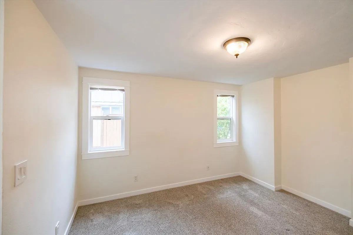 3 bed, 1635 sqft, $2,900 — Photo 3