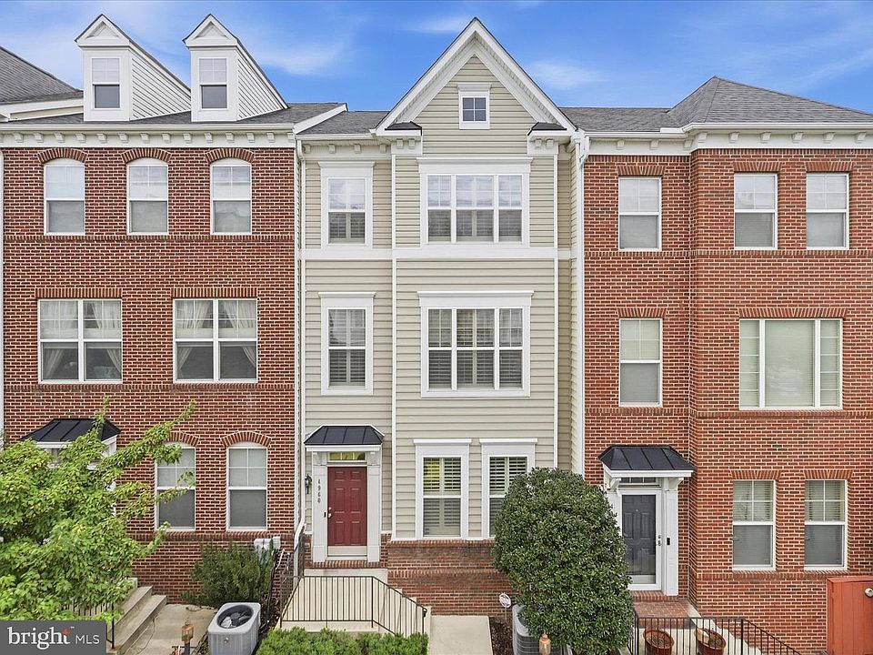 1st image of 4960 6th St NE