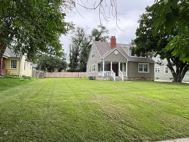 900 E Gregory Blvd #HOUSE — Photo 1
