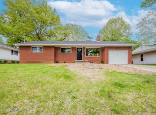 414 Castle Dr, Jefferson City, MO 65109