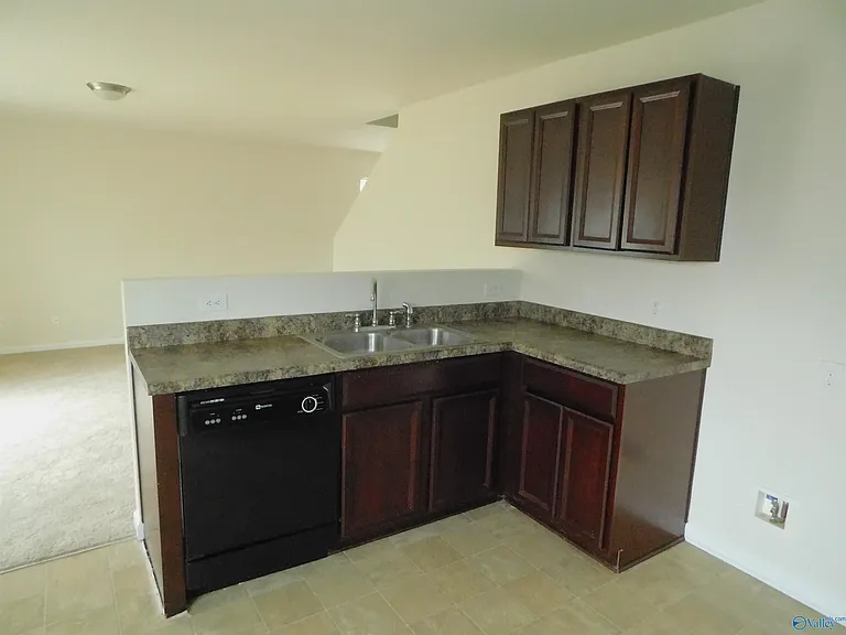 130 Lockport Dr — Photo 8