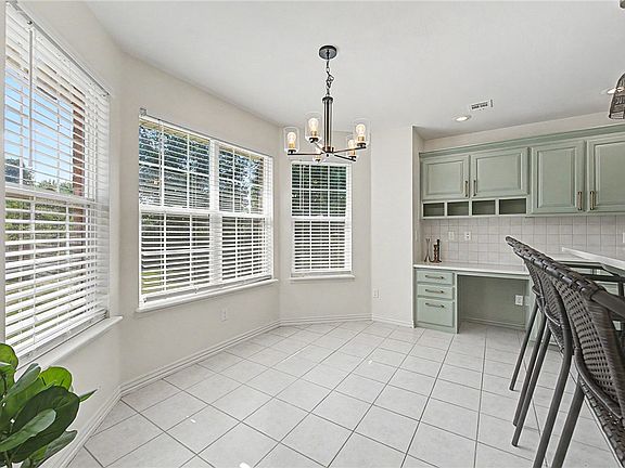 5th image of 215 Shane Dr