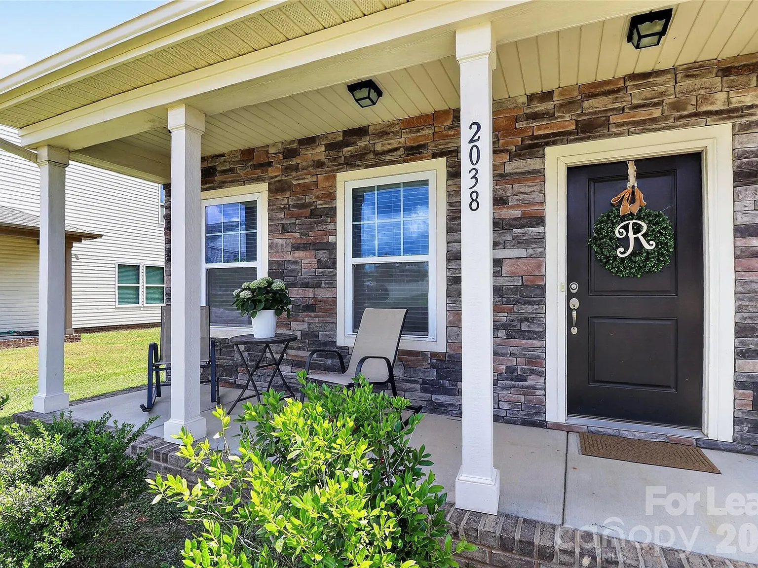 3 bed, 2.5 bath, 2098 sqft, $2,900 — Photo 3