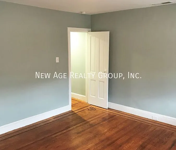 244 W Girard Ave #2 — Photo 16