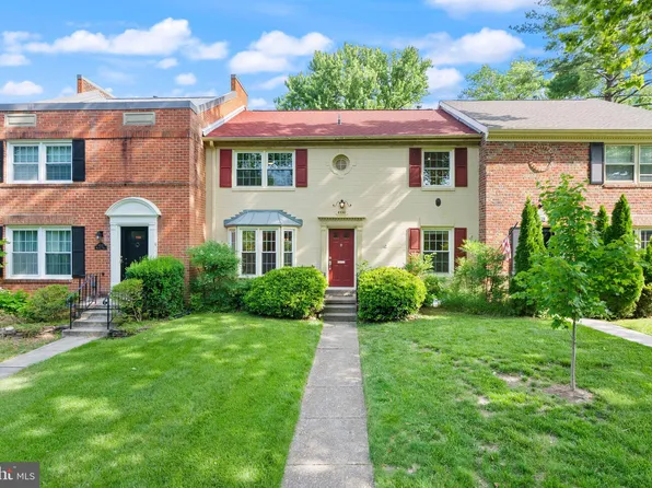 8330 Wickham Rd, Springfield, VA 22152