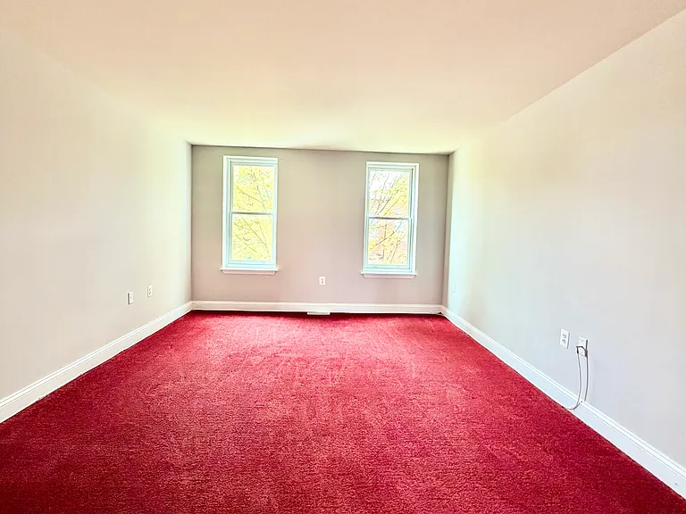 32 N Potomac St — Photo 14