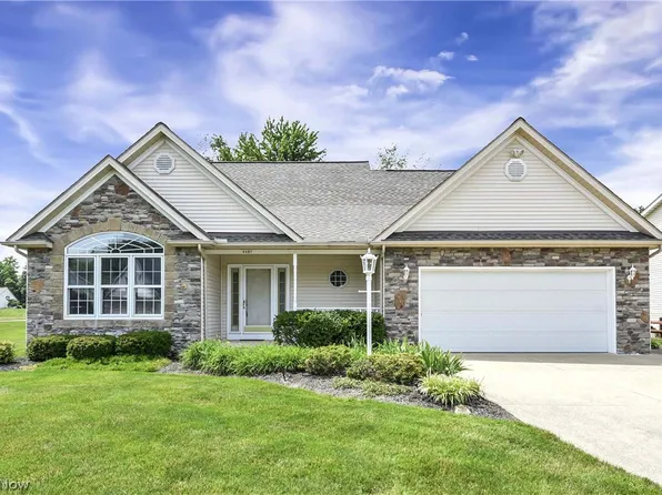 4457 Stone Creek Dr, Brunswick, OH 44212