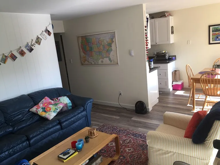 744 Belmont Pl E — Photo 3