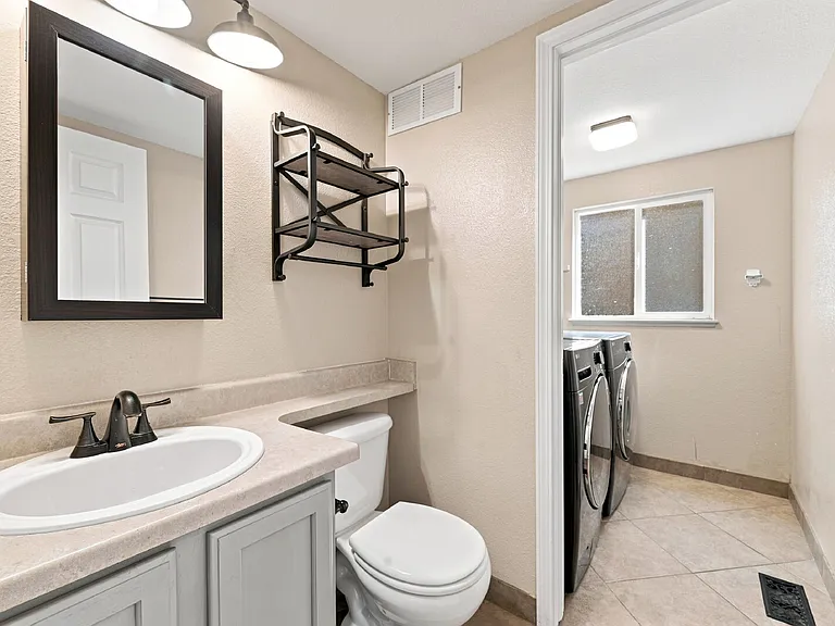 5644 Mountain Garland Dr — Photo 14