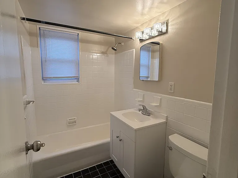 1314 K St SE — Photo 10