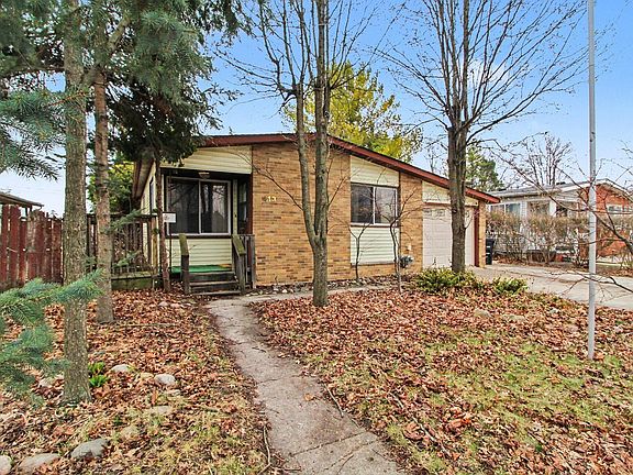3rd image of 413 Forest St
