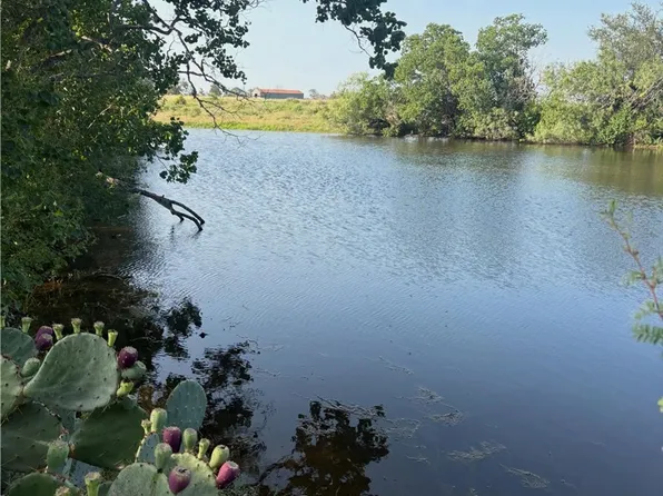 4567 Luther Rd, Seguin, TX 78155