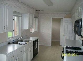 306 Wakefield Dr, Anderson, IN 46013