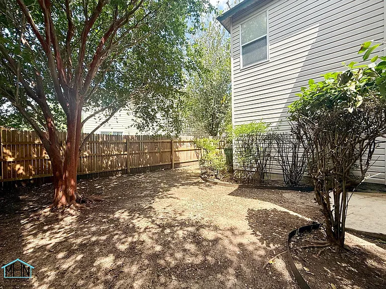 6 Bedford Bay — Photo 24