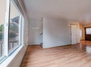 722 SE Centennial St APT 1, Bend, OR 97702