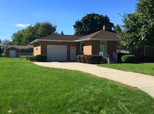 605 Frost Dr, Bay City, MI 48706