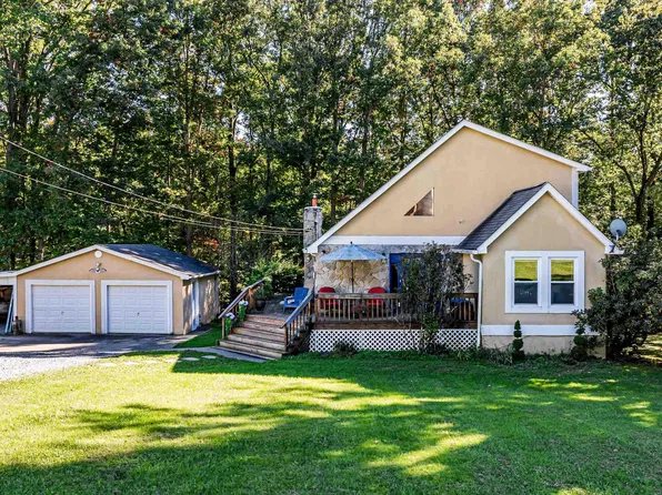 253 Arbogast Ln, Morgantown, WV 26508