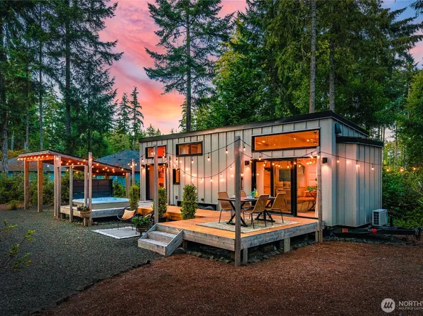 1431 E Phillips Lake Loop Road, Shelton, WA 98584