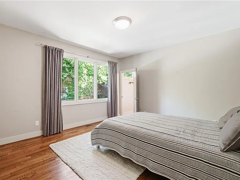 4373 Wieuca Rd NE — Photo 29