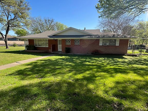 3rd image of 111 Lakeridge Rd