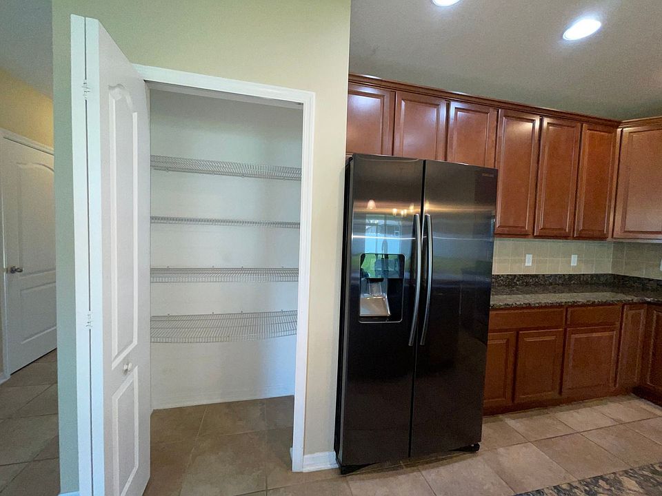 1st image of 908 Killarney Ln