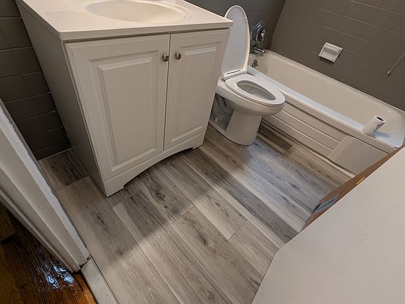 3rd image of 1144 Baron Ave