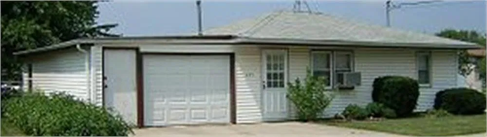 3 bed, 1000 sqft, $1,525 — Photo 2