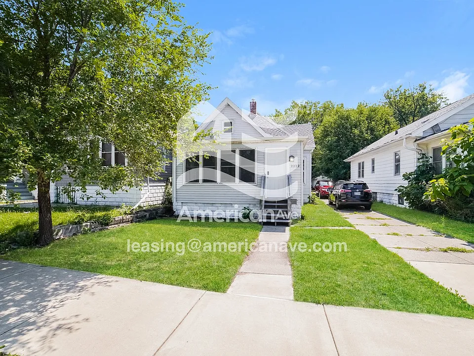 2222 N Sheridan Rd