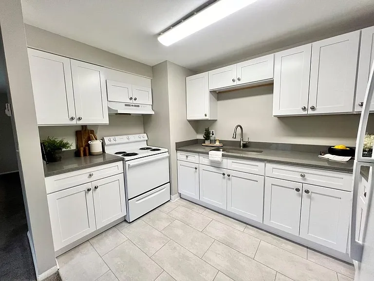 5 Grove St #A3 — Photo 10