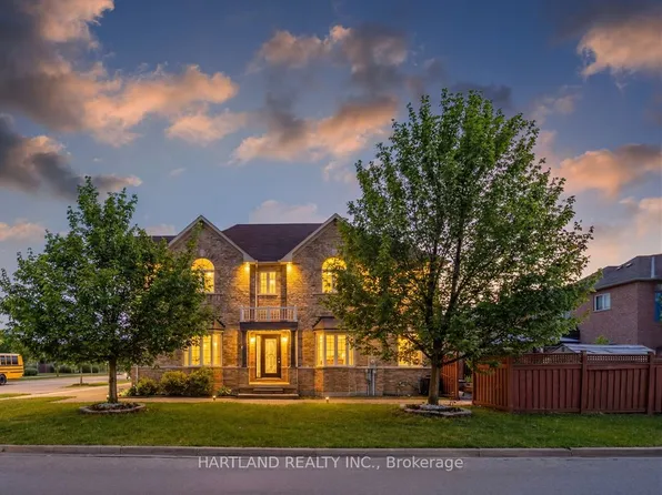 3770 Deepwood Hts, Mississauga, ON L5M 7M9