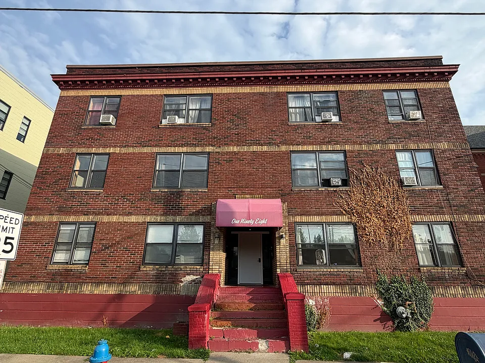 198 Court St #1