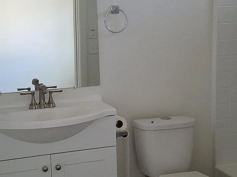 12330 Lakeshore Dr #5 — Photo 5