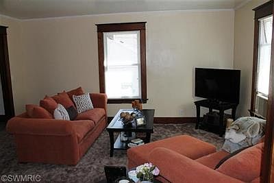 5th image of 604 Harlan Ave NE #2